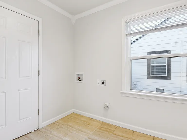 6516 E 5th Pl — Photo 13