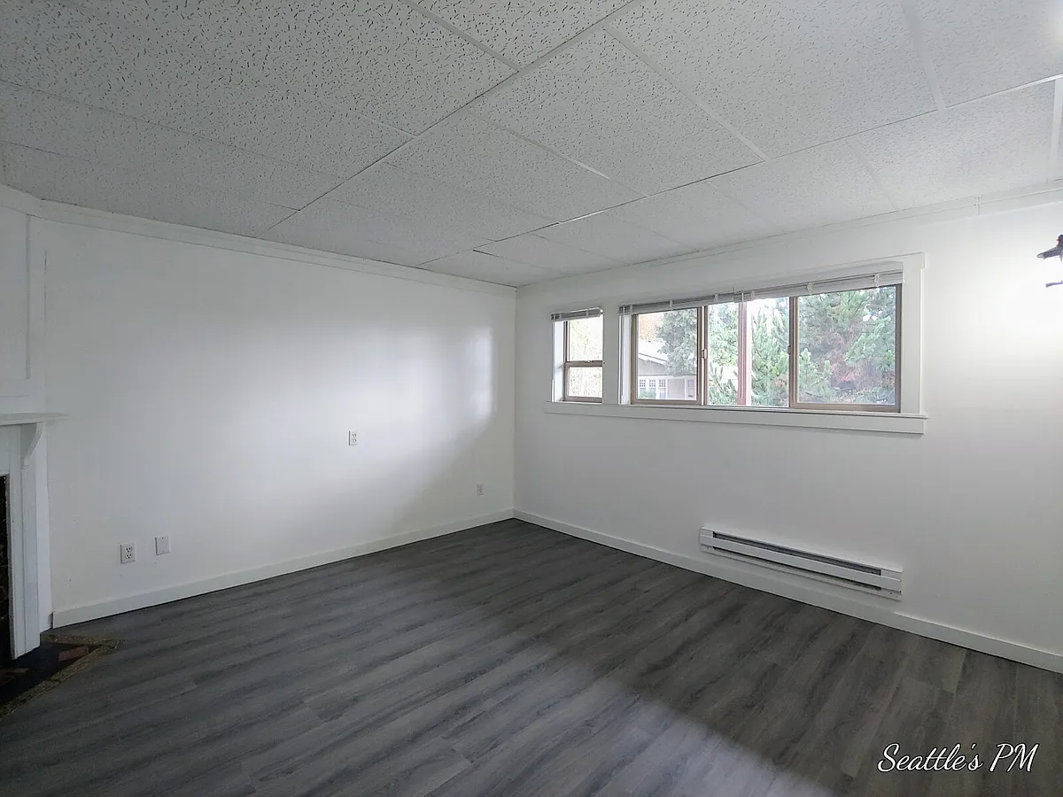Building Photo - 258 E Newton St #1