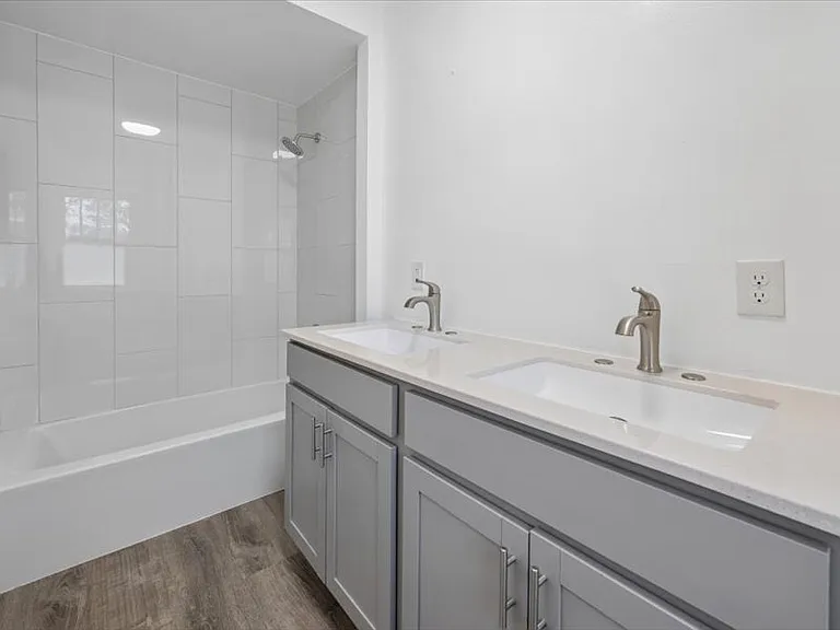 4759 Pearl St — Photo 9