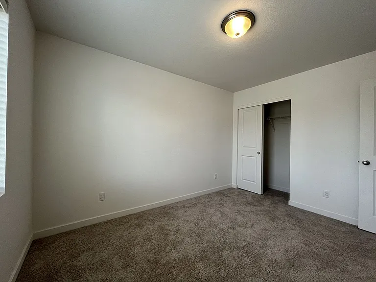 2095 S Heather St — Photo 33
