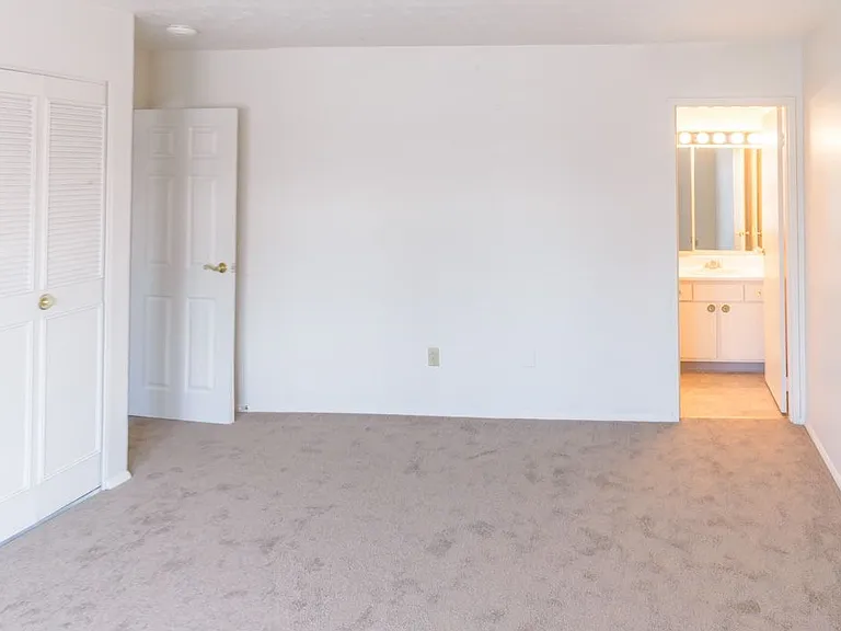 Windsor Gardens Apartments — Photo 114