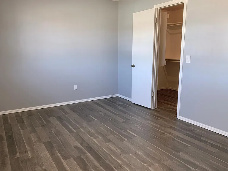 5816 NW 86th St — Photo 13