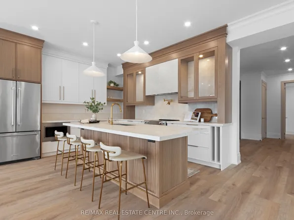 37 Armstrong St #2, Orangeville, ON L9W 3H6