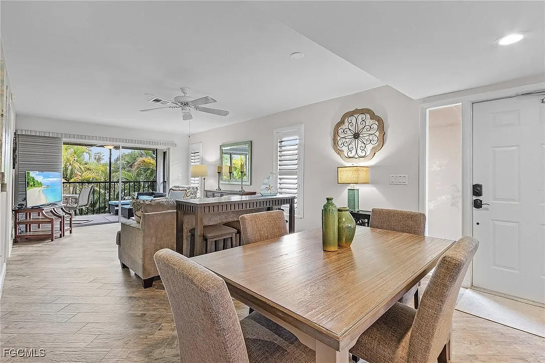 2 bed, 2.0 bath, 958 sqft, $3,500 — Photo 3