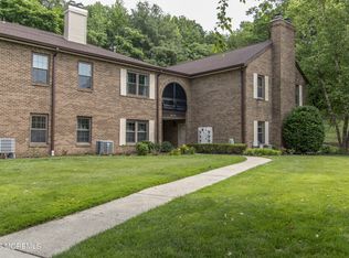 304 Wellington Pl, Aberdeen, NJ 07747