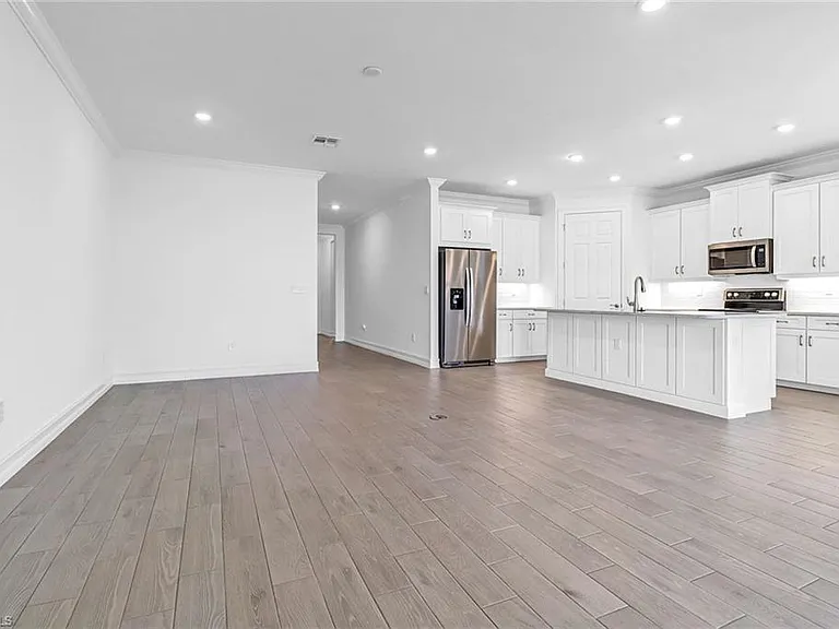 317 Spiaggio Ct — Photo 23