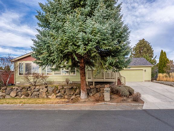 3rd image of 2432 NE Crocus Way