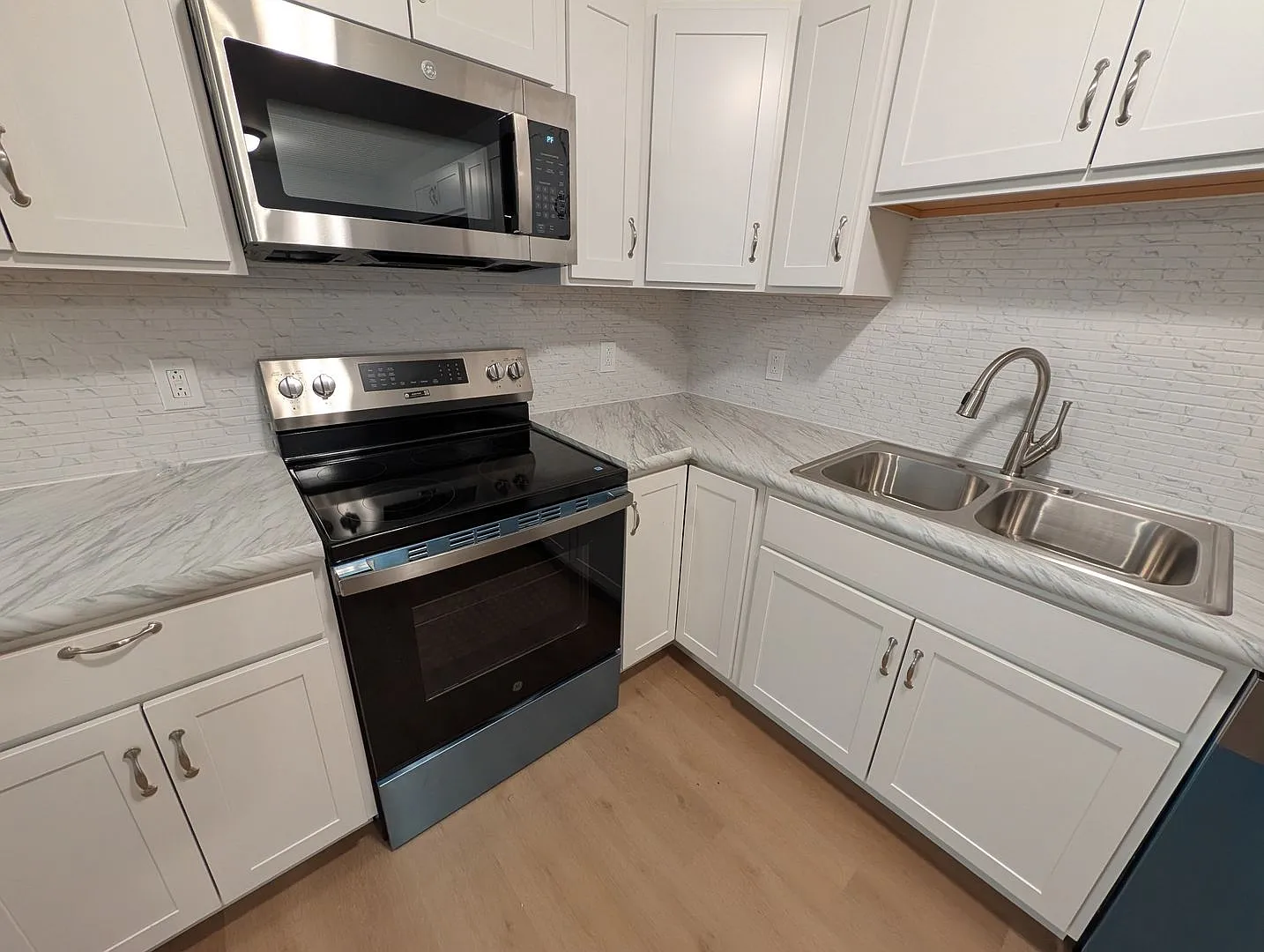 Luxury new construction 2 bed 1 bath condo style apartment in Conneaut Lake — Photo 4