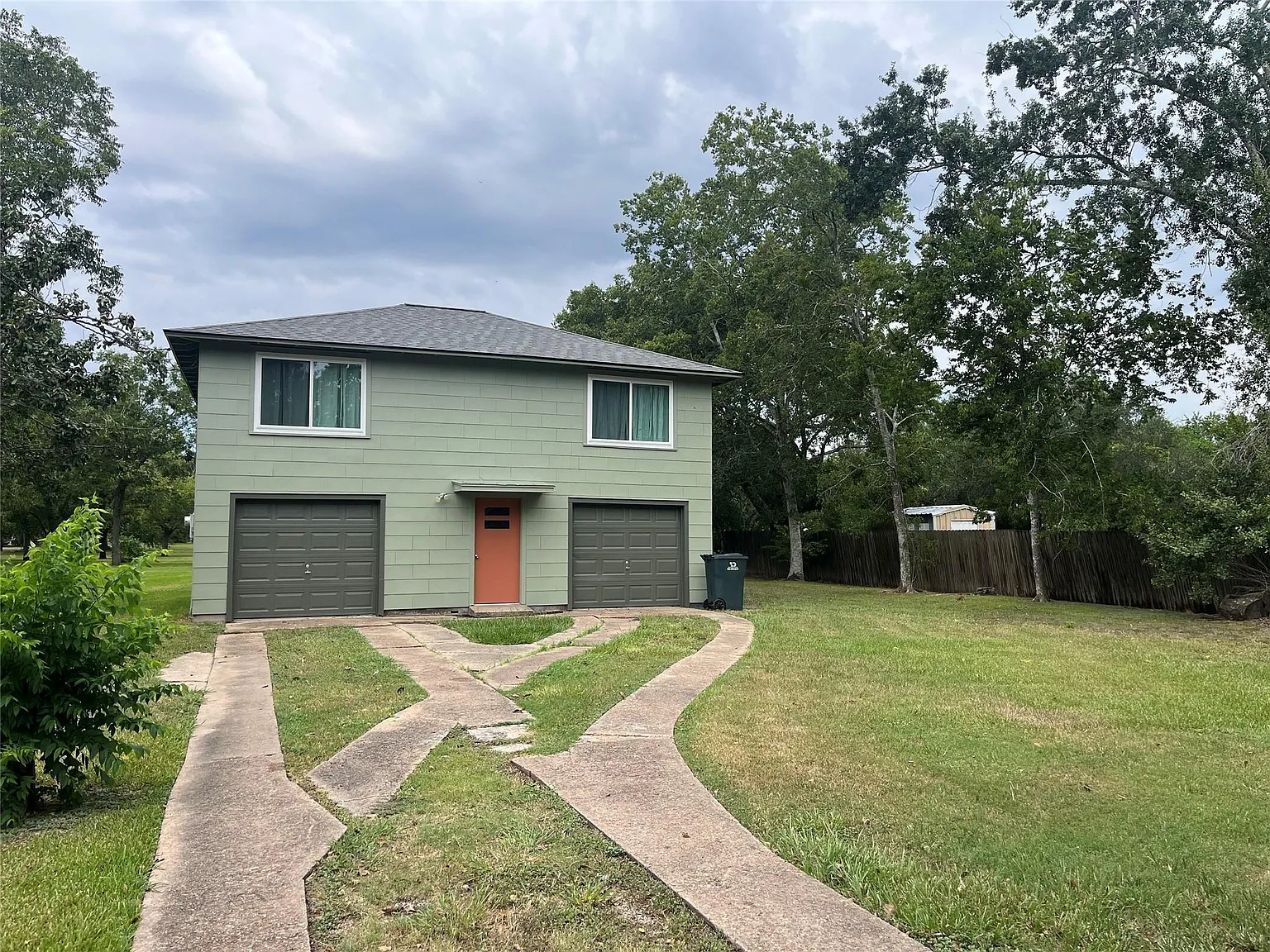 2 bed, 1.0 bath, 832 sqft, $1,295 — Photo 3