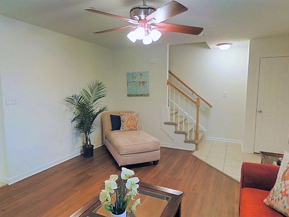 02-StoningtonDeluxe-Edited_03042019