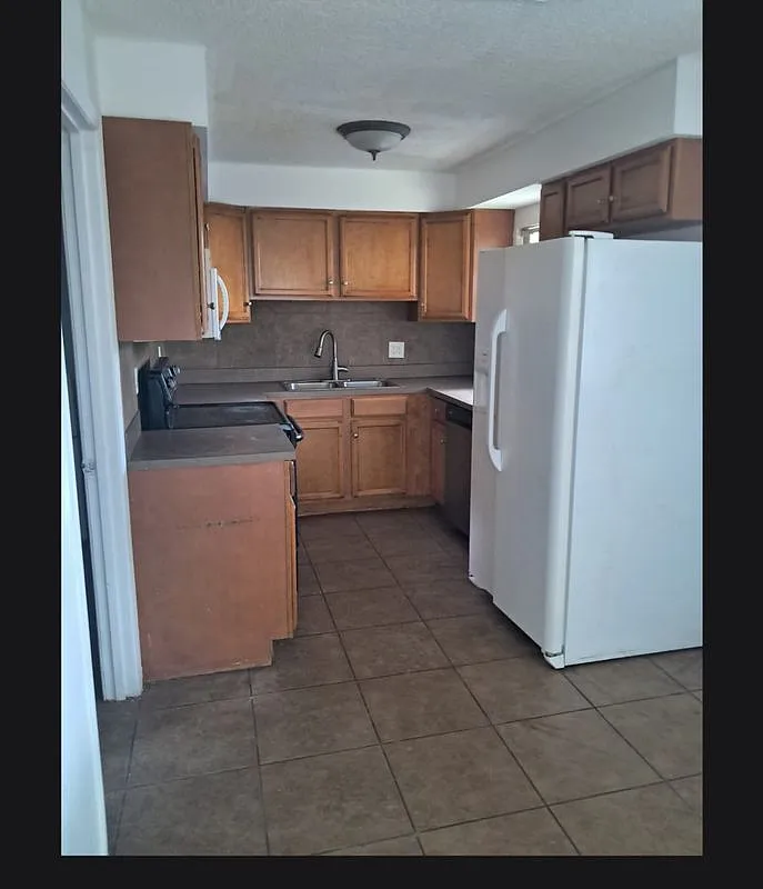 2 bed, 2.0 bath, 1590 sqft, $1,600 — Photo 2