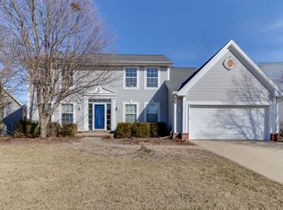 9 Valley Brook Ct, Bloomington, IL