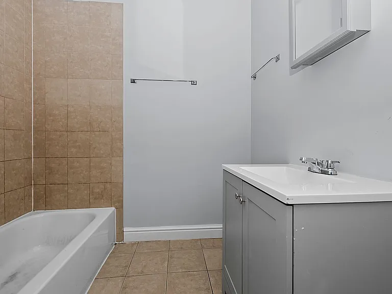 4801 S Calumet Ave. / 347-49 E 48th St — Photo 7