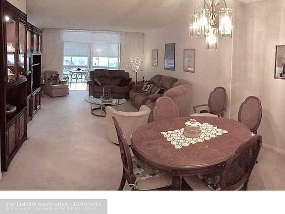 3rd image of 400 SE 10th St APT 208