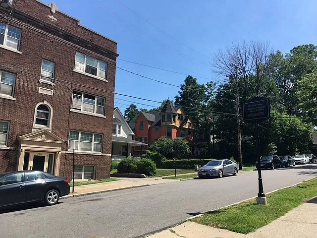 1771 Coventry — Photo 4
