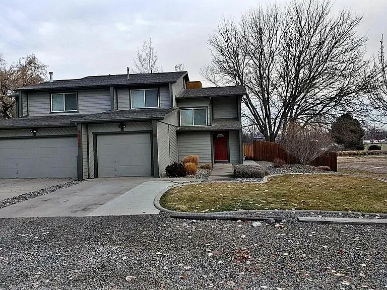 2504 1/2 Rose Dr — Photo 1
