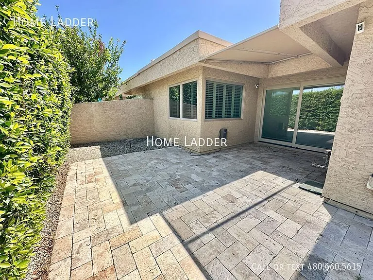 8084 E Del Laton Dr — Photo 23