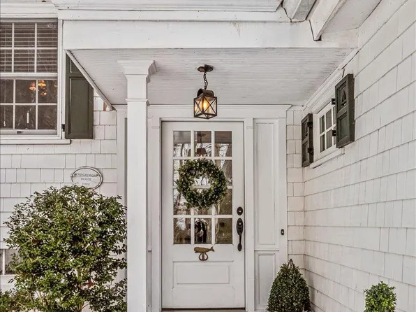 20 Harborview Drive, Northport, NY 11768