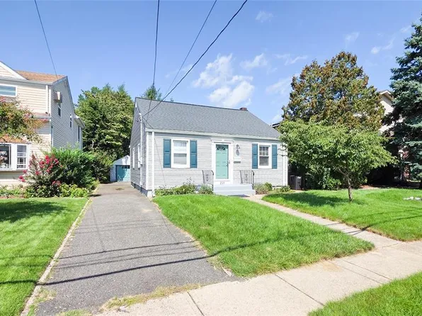 231 Linden Pl, New Milford, NJ 07646