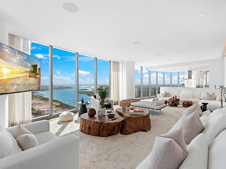 15701 Collins Ave #4105 — Photo 4