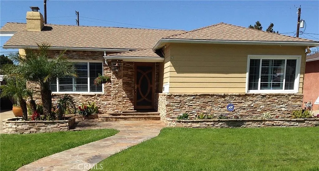 3 bed, 1969 sqft, $5,500 — Photo 1