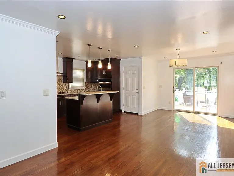 1299 Kline Pl — Photo 7