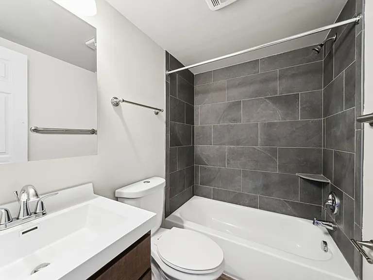 Williamsburg Apartments — Photo 34
