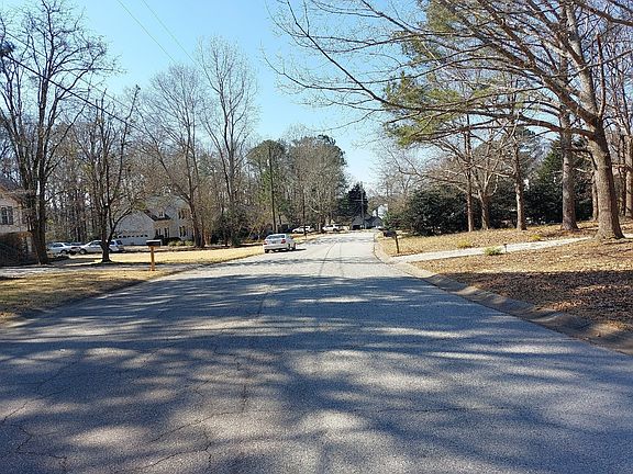 5th image of 1901 Shady Creek Ln