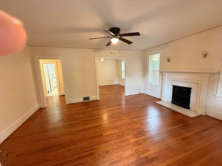 1607 - 1609 Hollywood Drive — Photo 3
