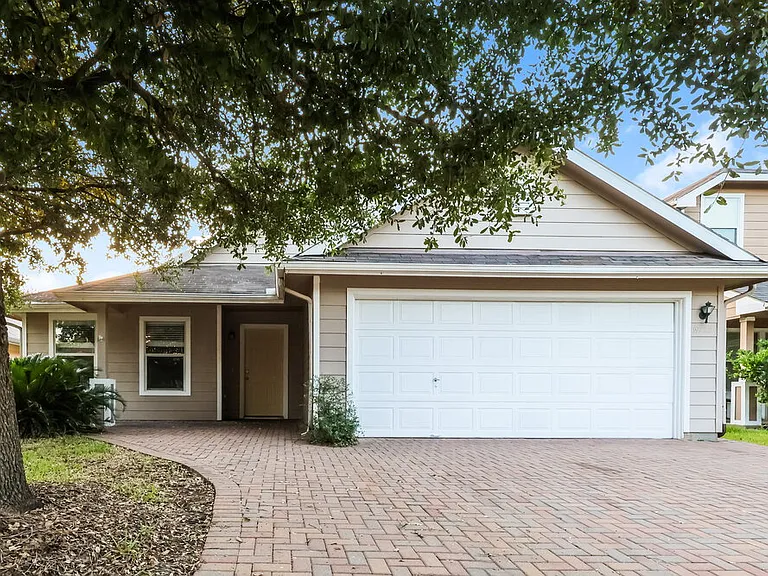 19722 Twin Rivers Dr — Photo 1