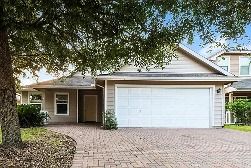 19722 Twin Rivers Dr Photo 1