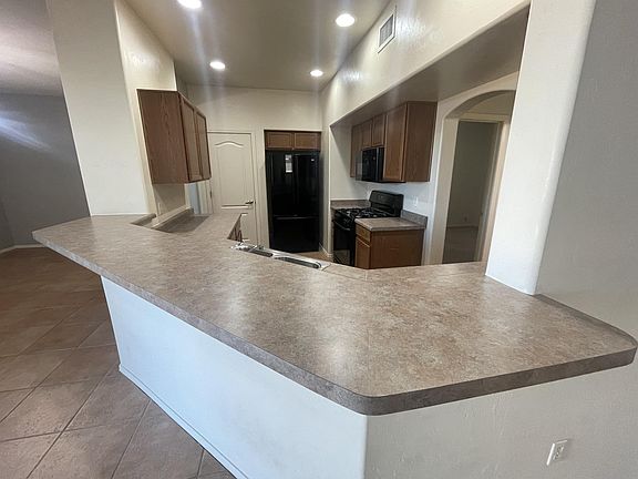5th image of 625 E Painted Pueblo Dr