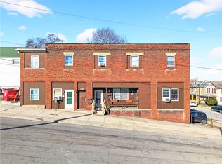 800 4th St, Ellwood City, PA 16117