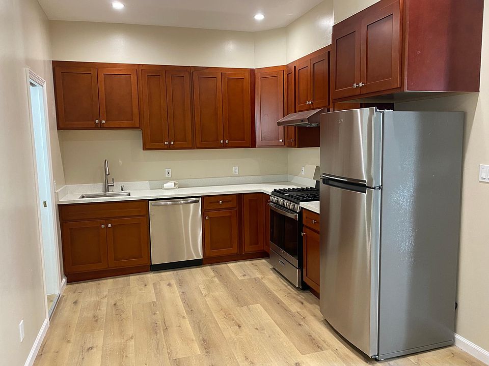 1st image of 46 Bannam Pl
