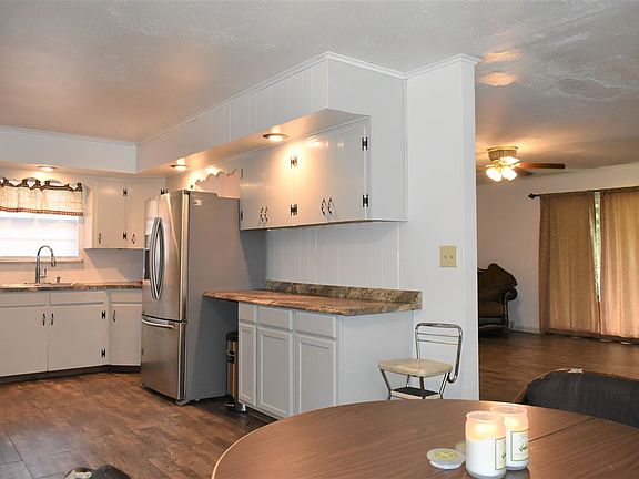 4th image of 658 W Columbia Ave