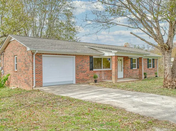 956 Shannon Dr, Cookeville, TN 38506