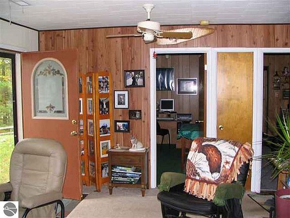 5th image of 9102 W Oak Ln