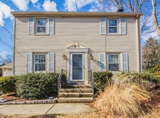 191 Quinapoxet Ln, Worcester, MA 01606