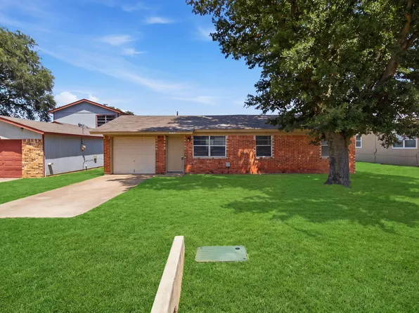 1848 Coral Rd, Azle, TX 76020