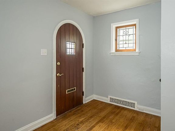 5th image of 7049 Plymouth Ave