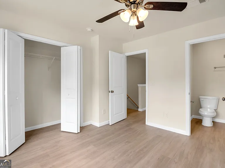 50 S Jackson St #202 — Photo 8