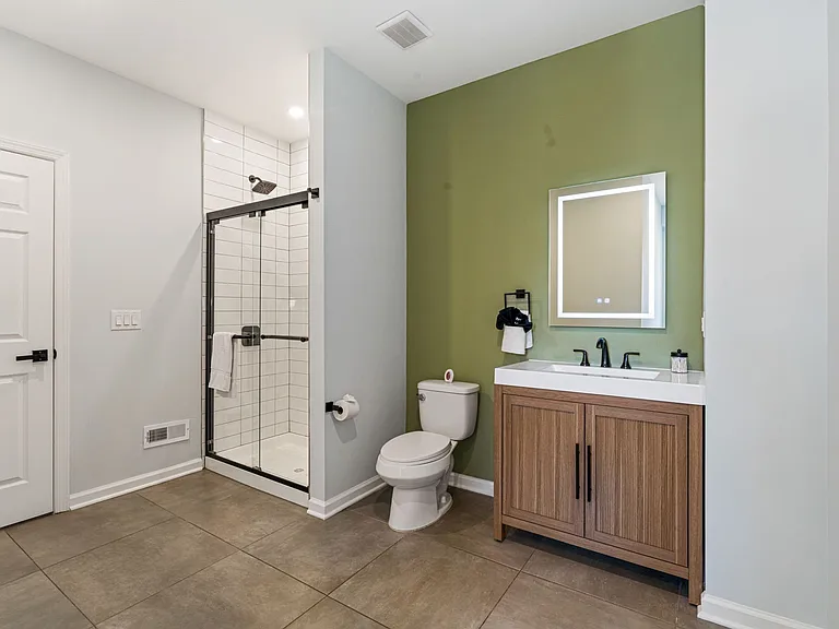 2250 N Park Ave — Photo 18
