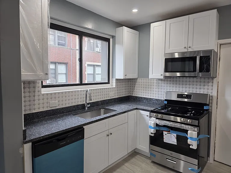 2054 E 69th St #1B — Photo 10