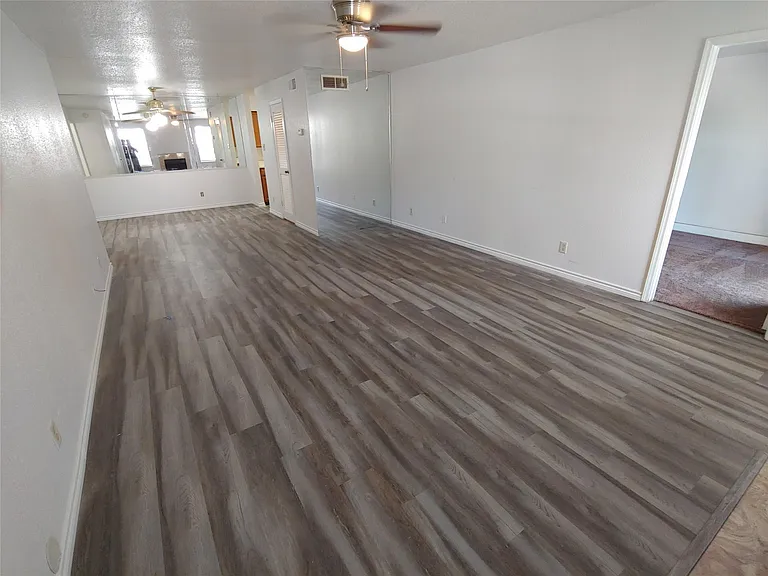 9700 Leawood Blvd #408 — Photo 3