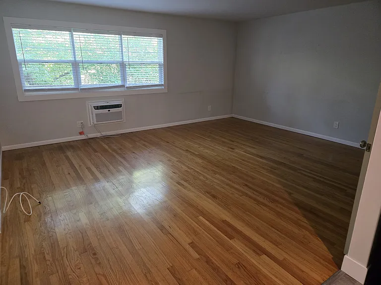 1701 Blossom Lane — Photo 11