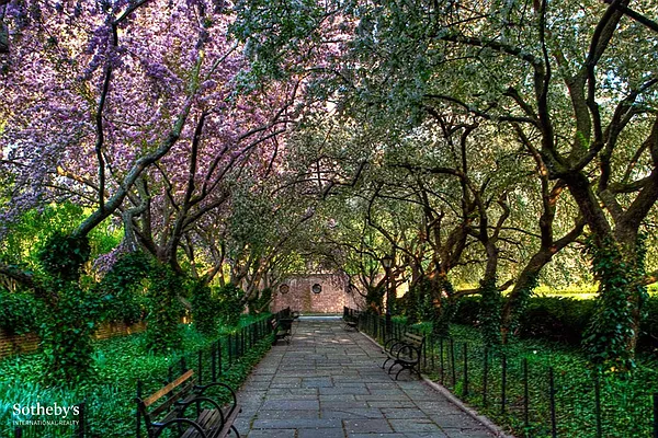 Sold by Sotheby's International Realty | media 9