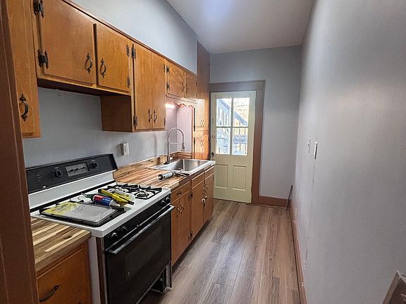 3rd image of 317 Brockway Ave