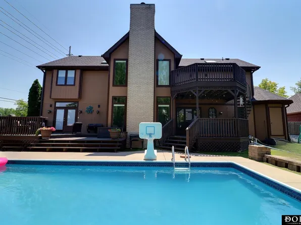 2534 Park Place Dr, Fremont, NE 68025