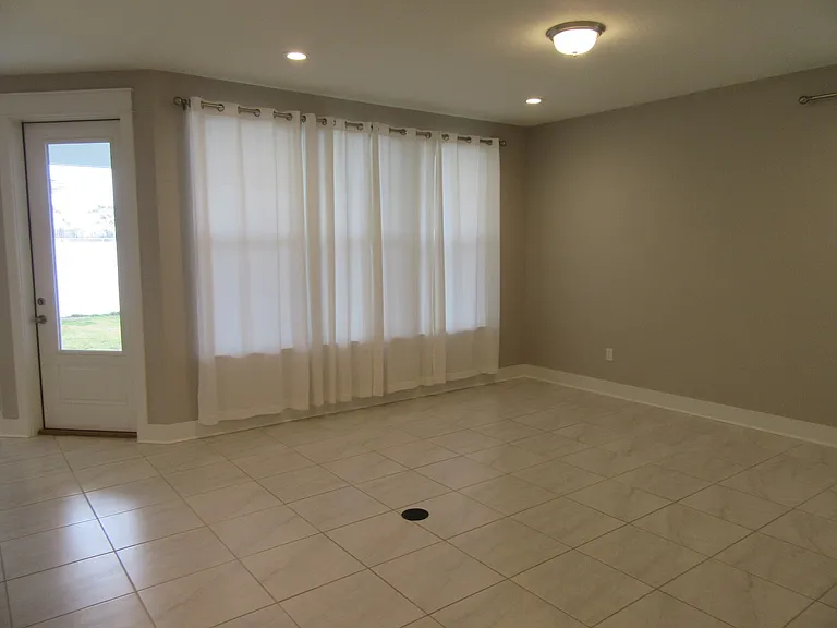 1117 Blazing Star St — Photo 5