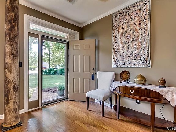 3rd image of 876 Amberwood Dr